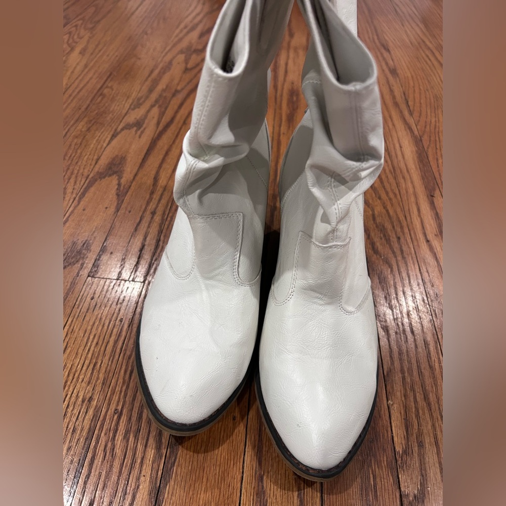 White Western Ankle Boots - Picture 11 of 12